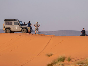 defender trophy, raid en defender, rallye en defender, raid maroc defender, land rover defender, aventure offroad defender, raid 4x4 defender, raid maroc 4x4 defender, rallye land rover, land rover defender raid