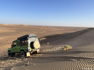 defender trophy, raid en defender, rallye en defender, raid maroc defender, land rover defender, aventure offroad defender, raid 4x4 defender, raid maroc 4x4 defender, rallye land rover, land rover defender raid