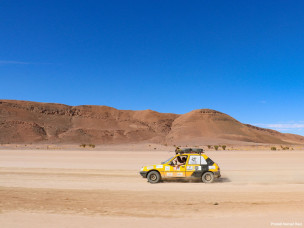 Nomad Raid, Peugeot 205, raid aventure Maroc, raid solidaire, raid maroc, désert marocain, road-trip Maroc, aventure automobile, action humanitaire, raid touristique, raid culturel