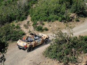 Raid 205 Corse, 205 Corsica Raid, Peugeot 205 légendaire, Raid youngtimer en Corse, Voyage aventure en 205, Itinéraires hors des sentiers battus Corse, Raid en voiture ancienne, Découverte Corse traditions, 205 Africa Raid préparation