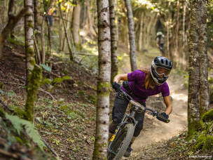 Authentique enduro VTT, Mountain Bike, E-Bike, à vue dans les Pyrénées