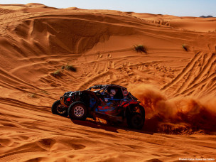 Trophée Roses des Sables, Rallye Roses des Sables, raid solidaire feminin, Raid féminin Maroc, Aventure 100% féminine, Rallye raid féminin