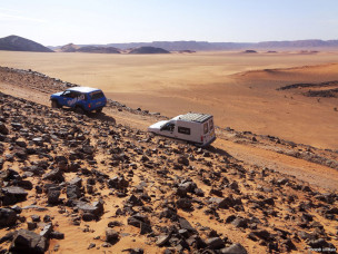 UNIRAID, raid youngtimers, aventure Maroc, navigation roadbook, Paris-Dakar, course d’orientation, voyage solidaire, rallye étudiant, défi automobile, raid automobile, raid solidaire maroc, raid auto maroc, raid maroc
