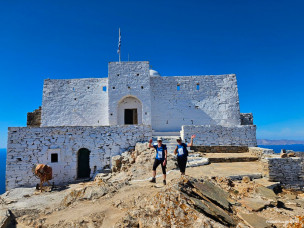 Un trek orientation 100% féminin en Grèce sur l'île de Sifnos, une aventure par Aventura Trek à découvrir 