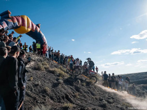 Red Bull Outliers, Hard Enduro, compétition moto, Calgary, Badlands canadiennes, course d'enduro, FIM Hard Enduro World Championship, événement moto Canada