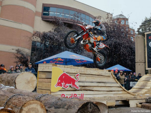 Red Bull Outliers, Hard Enduro, compétition moto, Calgary, Badlands canadiennes, course d'enduro, FIM Hard Enduro World Championship, événement moto Canada