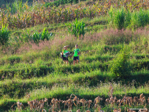 Partez pour le Vietnam Aventura Trek, une aventure 100% féminine en Asie. Explorez les paysages pittoresques du Nord-Vietnam en équipe, avec un itinéraire d'orientation unique..