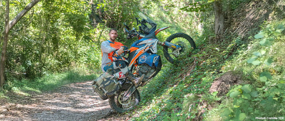 moto-ktm-duke-790-mototrail-maxitrail-offroad-raid-roadtrip-navigation-pilote