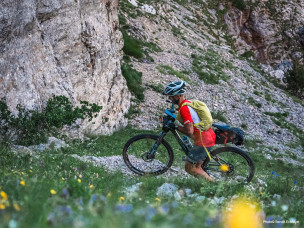 Un challenge vélo au format bikepacking pour 350 km d'épreuve tout-terrain à la découverte du Vercors ! Découvrez l'Elevation Vercors !