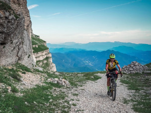 Un challenge vélo au format bikepacking pour 350 km d'épreuve tout-terrain à la découverte du Vercors ! Découvrez l'Elevation Vercors !