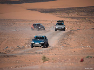 dust race, raid peugeot 205, raid citroen c15, aventure youngtimers, raid automobile, aventure maroc, raid auto maroc, raid youngtimers, raid auto désert, raid désert, raid vieilles voitures maroc