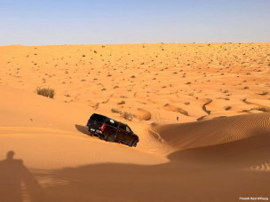 Raid M’Razig, raid 4x4 Tunisie, aventure désert, Grand Erg Oriental, Es Souida, off-road Tunisie, rallye-raid, voyage 4x4, bivouac désert, raid tout-terrain, raid aventure, raid Sahara, tourisme aventure Tunisie, 4x4 en Tunisie, road trip désert