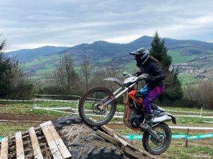 enduro feminin, endurose, course enduro moto, 125 enduro, 250 enduro, 450 enduro, offroad, enduro filles, enduro pour femmes, enduro rose