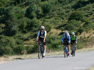 Ardèche Endurance Challenge, course cycliste longue distance, défi vélo Ardèche, épreuve d’endurance cycliste, aventure cycliste France, challenge vélo longue distance, cyclisme endurance Ardèche, événement cycliste convivial, dépassement de soi vélo, route cycliste panoramique