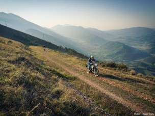 Queen Trophy, raid moto italie, raid moto, aventure moto Italie, raid moto Italie, voyage moto tout-terrain, moto off-road Italie, trail moto Italie, rallye moto touristique, rallye moto italie