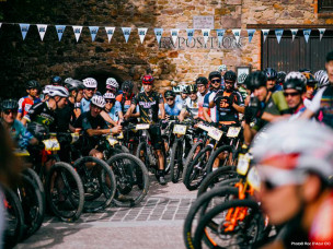Plongez dans l'expérience Roc d'Azur ! 5 jours de pur VTT, gravel et trail au cœur des massifs varois. Le rendez-vous mondial de tous les passionnés.
