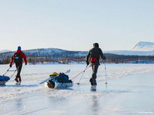 Course d’ultra-endurance extrême en Suède, l’Arctic Spine Race propose 472 km non-stop sur le Kungsleden. Une expédition polaire en autonomie, réservée aux athlètes expérimentés.