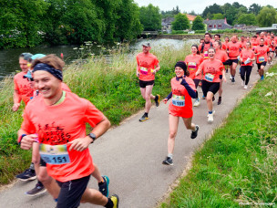 Participez aux Raids Dingues du Blavet (Morbihan) ! Un événement multisport fun et nature mêlant trail, VTT, kayak et paddle. Relevez le défi en équipe sur 1 ou 2 jours.