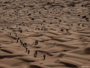 Tembaine Desert Rally : rallye-raid en e-bike à travers le désert tunisien en 6 étapes.