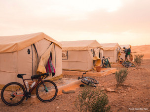 Desert Bike Race : course gravel par étapes dans le Sahara tunisien du 11 au 18 octobre. Race 425 km ou Experience 250 km. Tarifs, formats et programme.