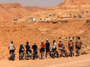Desert Bike Race : course gravel par étapes dans le Sahara tunisien du 11 au 18 octobre. Race 425 km ou Experience 250 km. Tarifs, formats et programme.