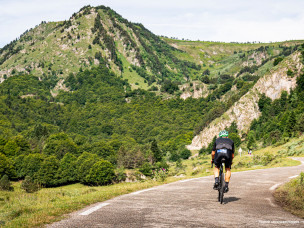 ALTRIMAN 2027 : triathlon de montagne dans les Pyrénées en 4 formats, du Sprint au Full XXL (3,8 km, 193 km, 42 km). 10-11 juillet. Découvrez la fiche.